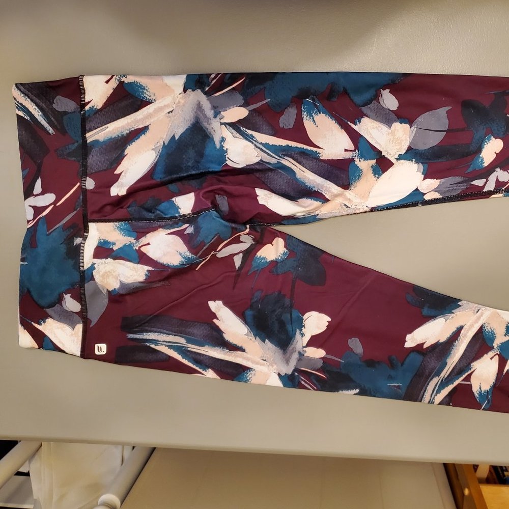 Fabletics Mid-Rise Printed PowerHold® Capri